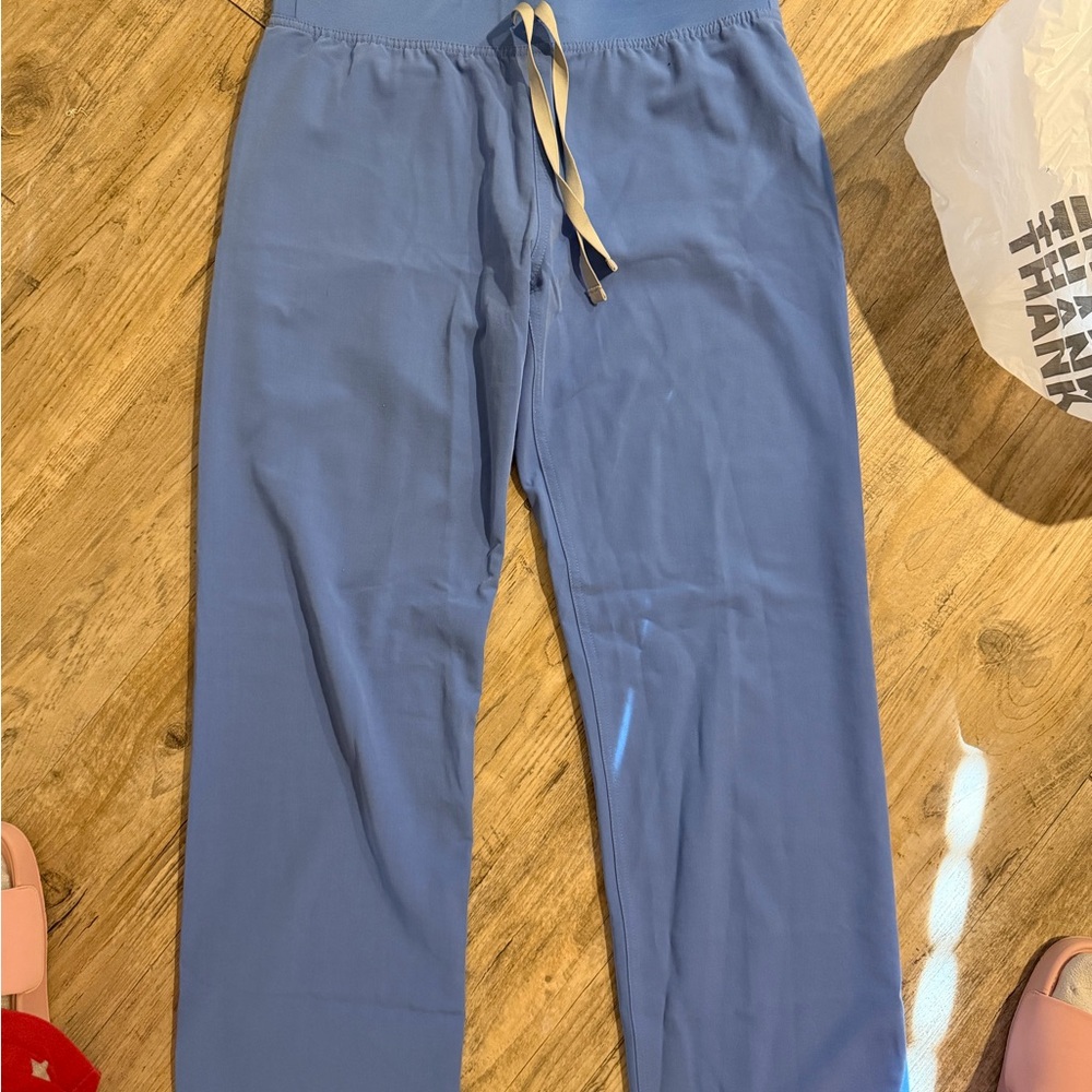 Women’s figs Livingston petite small pants